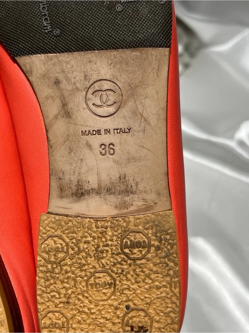 CHANEL Red Leather Ballet Flats with CC Motif and Bow 36